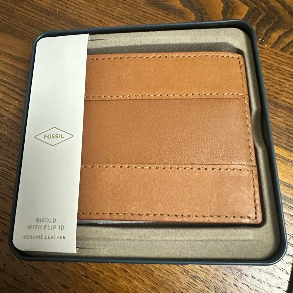 🆕 FOSSIL Everett Bifold Wallet Flip ID Saddle
